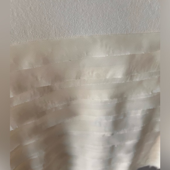 Ann Taylor Top With Unique Detailing - Picture 3 of 5